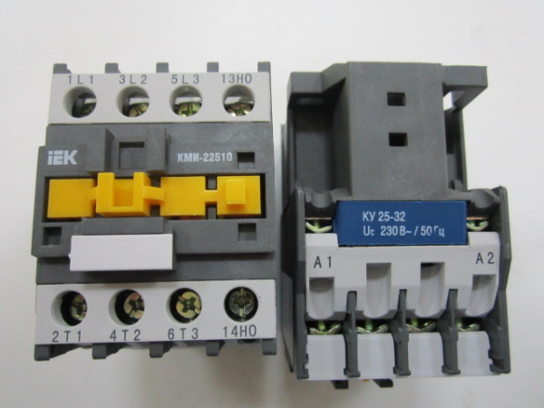 Контактор IEK КМИ-22510 25А NO 220V