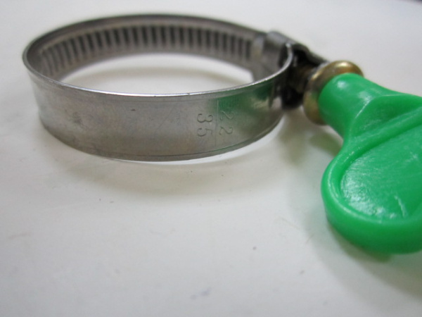 Хомут 22мм-35мм с барашком