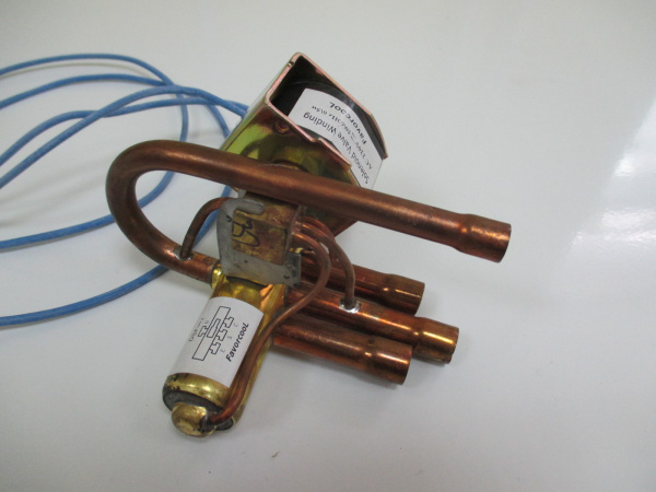 Вентиль 4х ходовой DSF-04 (5/16-3/8)