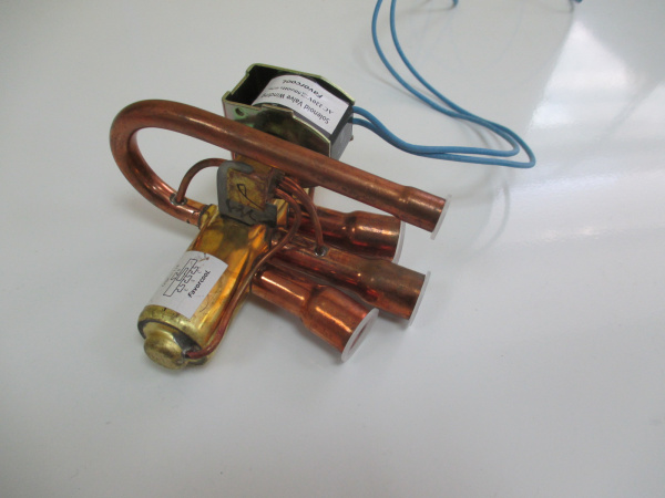 Вентиль 4х ходовой DSF-11 (1/2-5/8)