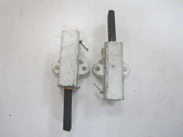 Щетки угольные для эл. двиг. (к-т) 12,3x4.9x34 мм CAR021UN