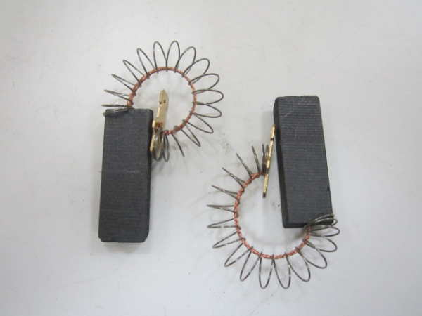 Щетки угольные для эл. двиг. (к-т) 12,4x5x32 мм (154740) 162BH06